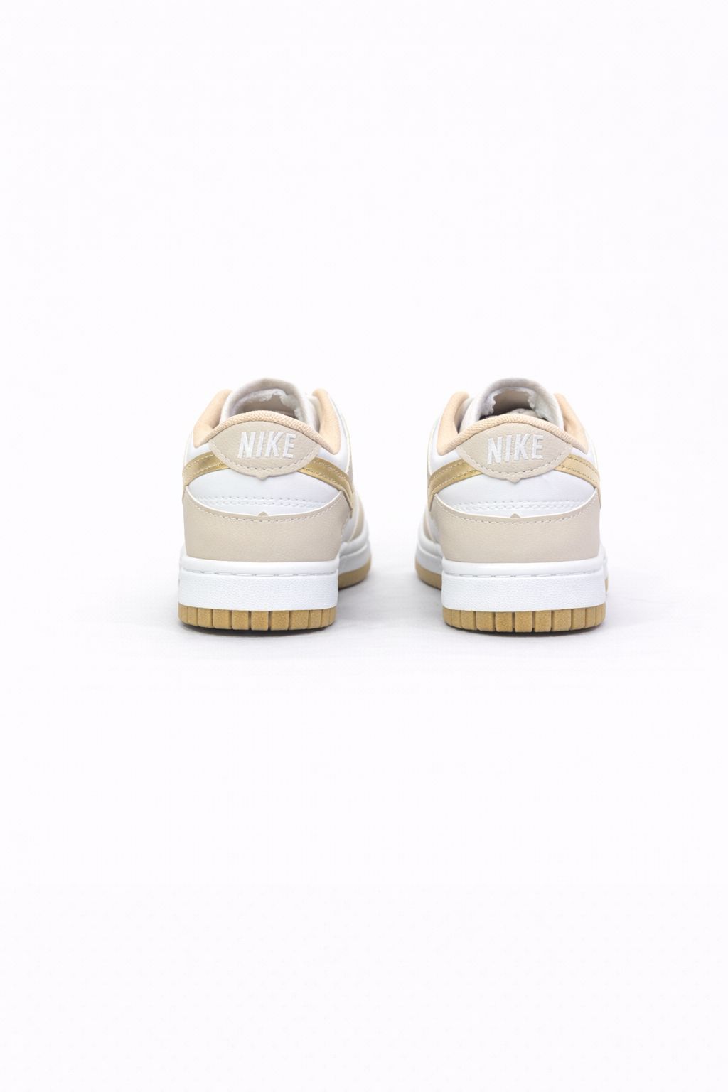  Nike Dunk Low Bege Ouro